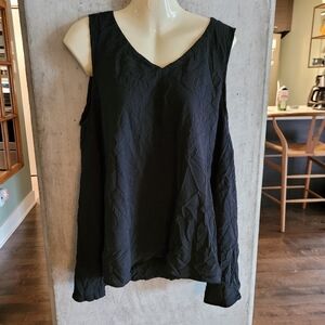 Habitat Liv NWT Black Crinkle Tank Top